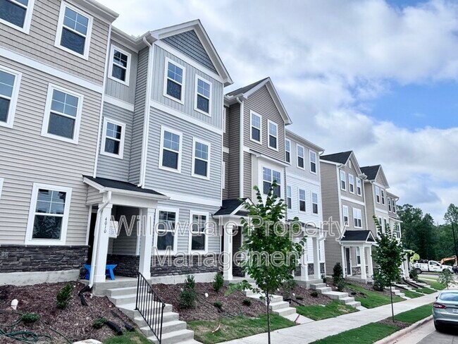4010 Silver Oak Ln in Durham, NC - Building Photo - Building Photo