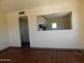 7625 Hacienda Ave in El Paso, TX - Building Photo - Building Photo