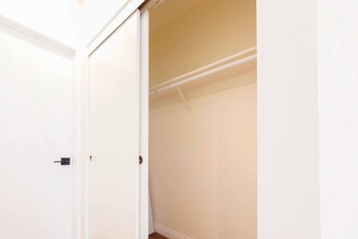 355 S Madison Ave in Pasadena, CA - Building Photo - Building Photo