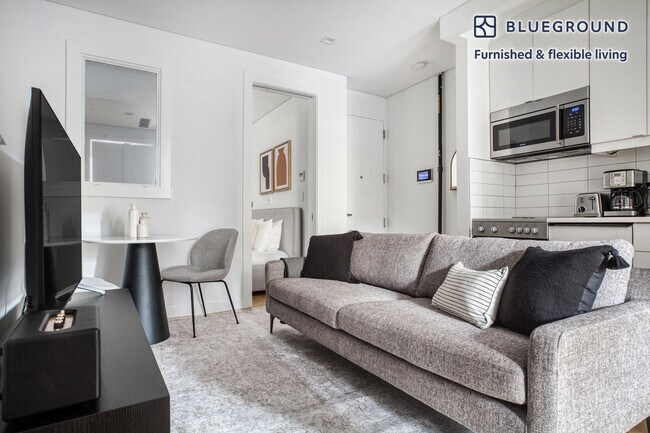7 Rivington St in New York, NY - Building Photo - Building Photo