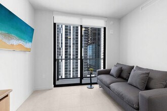 501 NE 1st Ave in Miami, FL - Foto de edificio - Building Photo