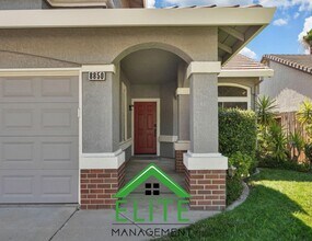 8850 Statira Ct in Elk Grove, CA - Building Photo - Building Photo