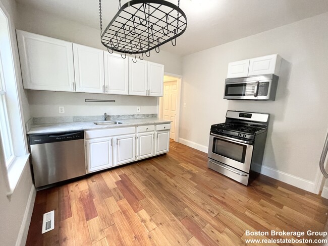 28 Taft St, Unit 1