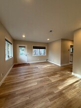 679 Clay St in Ashland, OR - Foto de edificio - Building Photo