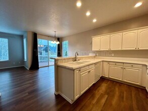 10691 SW Celeste Ln in Portland, OR - Building Photo - Building Photo