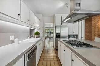 10714 Royal Springs Dr in Dallas, TX - Building Photo - Building Photo