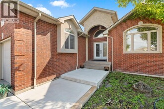 77 Whelan Dr in Amherstburg, ON - Building Photo - Building Photo