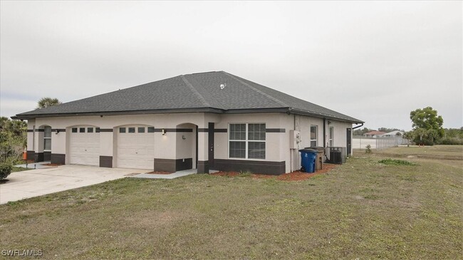 3980 Sunset Rd in Lehigh Acres, FL - Foto de edificio - Building Photo