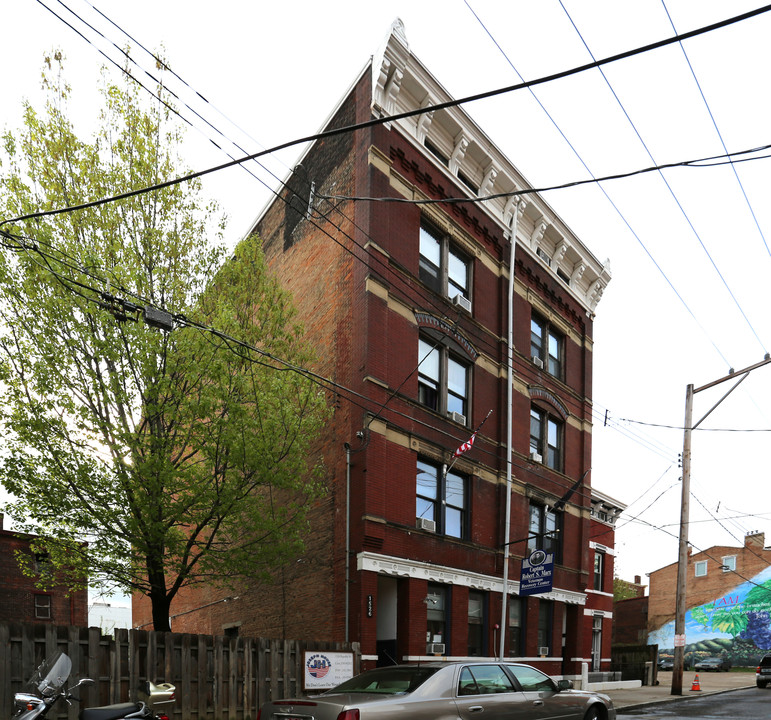 1524-1526 Republic St in Cincinnati, OH - Foto de edificio
