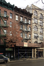 57 W Eighth St in New York, NY - Building Photo - Building Photo