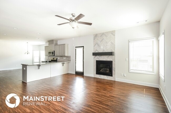 692 Overlook Gln Dr in Lawrenceville, GA - Foto de edificio - Building Photo