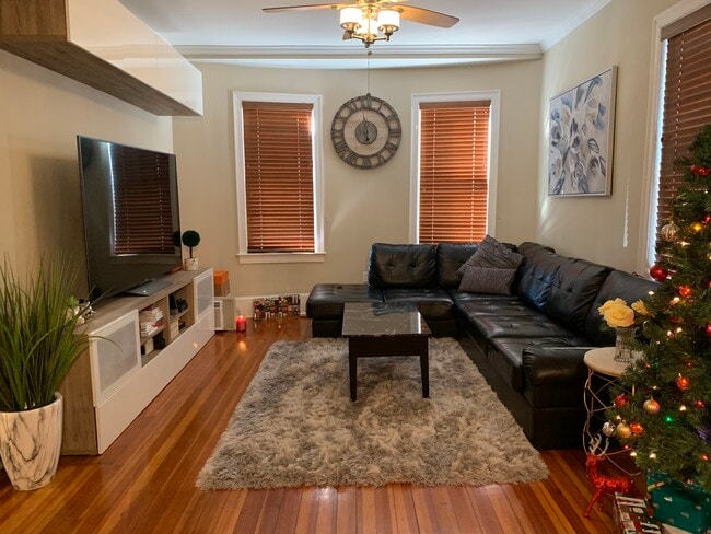 33 Arden St, Unit 1 in Boston, MA - Building Photo - Building Photo
