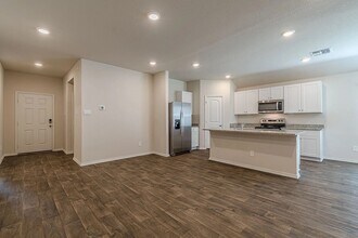 833 Bahia Pl in Seguin, TX - Building Photo - Building Photo