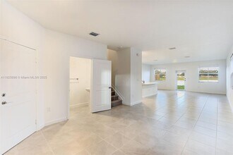 2336 NW 130th St in Miami, FL - Building Photo - Building Photo