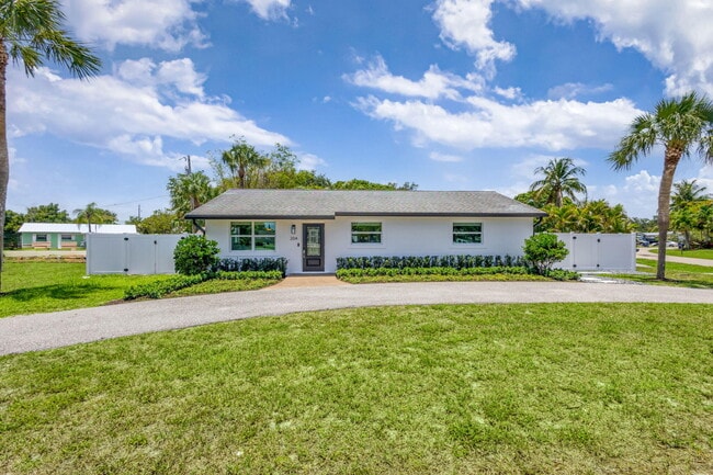 property at 204 W Whitney Dr