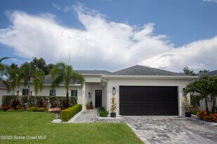 4305 Negal Cir in Melbourne, FL - Building Photo