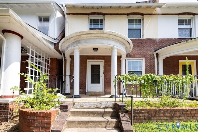 property at 2302 Maplewood Ave