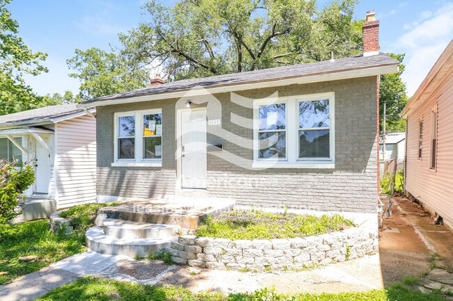 6549 Corbitt Ave in University City, MO - Building Photo - Building Photo
