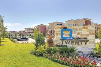 The Quadrangles on Twenty in Grand Prairie, TX - Building Photo - Building Photo