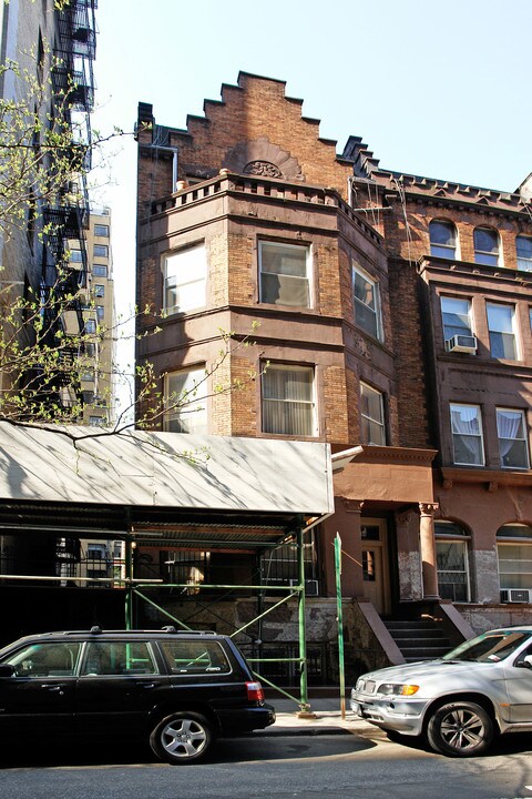 304 West 88th Street in New York, NY - Building Photo