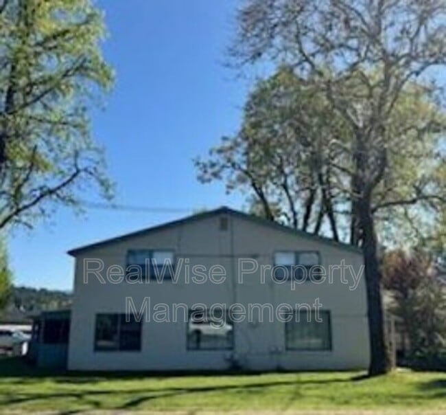 property at 1628 Leonard Rd