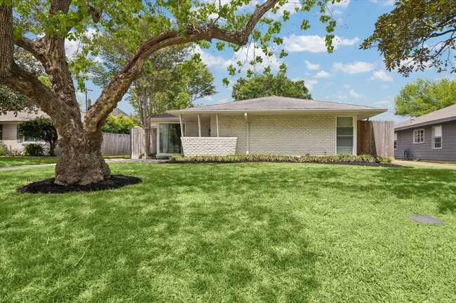 3110 Castlewood St in Houston, TX - Building Photo - Building Photo