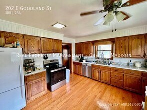 202 E Goodland St in Sun Prairie, WI - Building Photo - Building Photo