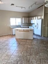 3030 W Rose Garden Ln in Phoenix, AZ - Building Photo - Building Photo