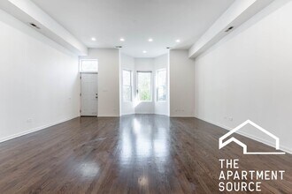2112 N Campbell Ave in Chicago, IL - Building Photo - Building Photo