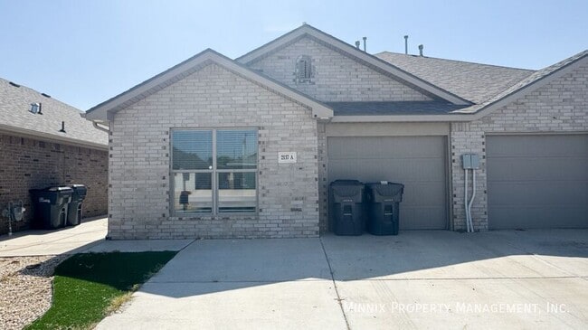 2137 N Texas Ave in Lubbock, TX - Building Photo - Building Photo