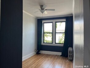 84 2nd St-Unit -2Rear in Mineola, NY - Building Photo - Building Photo