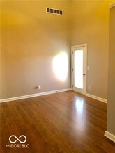 945 Fox Hill Dr in Indianapolis, IN - Building Photo - Building Photo