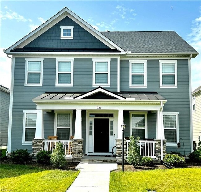 property at 925 Skicoat St