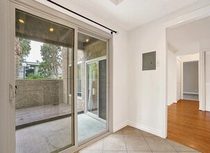 16879 Bluewater Ln in Huntington Beach, CA - Building Photo - Building Photo