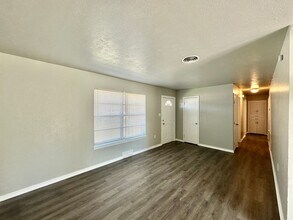 1502 NW 47th St in Lawton, OK - Building Photo - Building Photo
