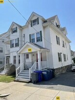 34 Newcastle Rd in Boston, MA - Building Photo