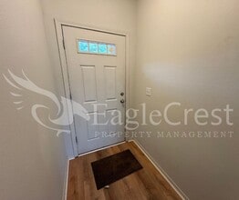 257 NW Laurella Ln in College Place, WA - Building Photo - Building Photo