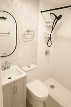 2415 SW 64th Ave, Unit Furnished Studio Unit M in Miami, FL - Building Photo - Building Photo