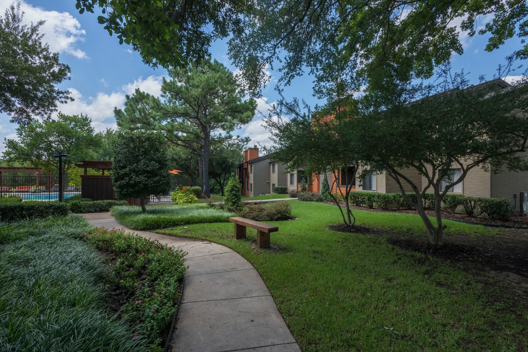 Derby Park in Grand Prairie, TX - Foto de edificio
