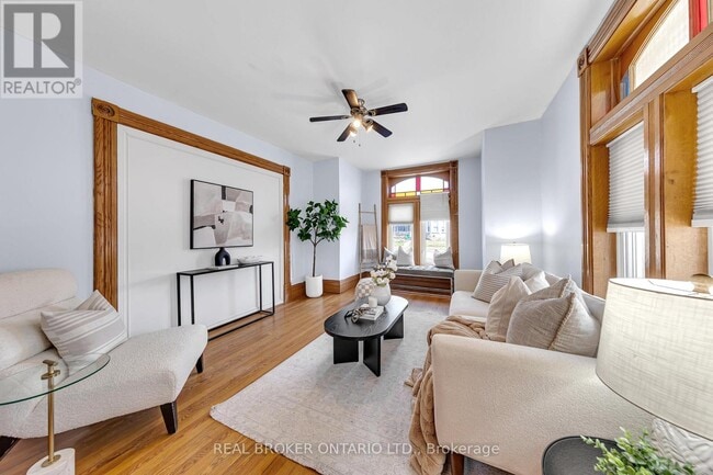 property at 52 Victoria Ave