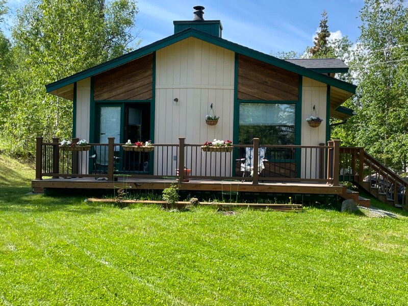3190 N Snow Goose Dr in Wasilla, AK - Building Photo