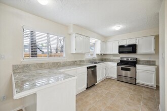 5815 Bridgegate Dr in Spring, TX - Building Photo - Building Photo