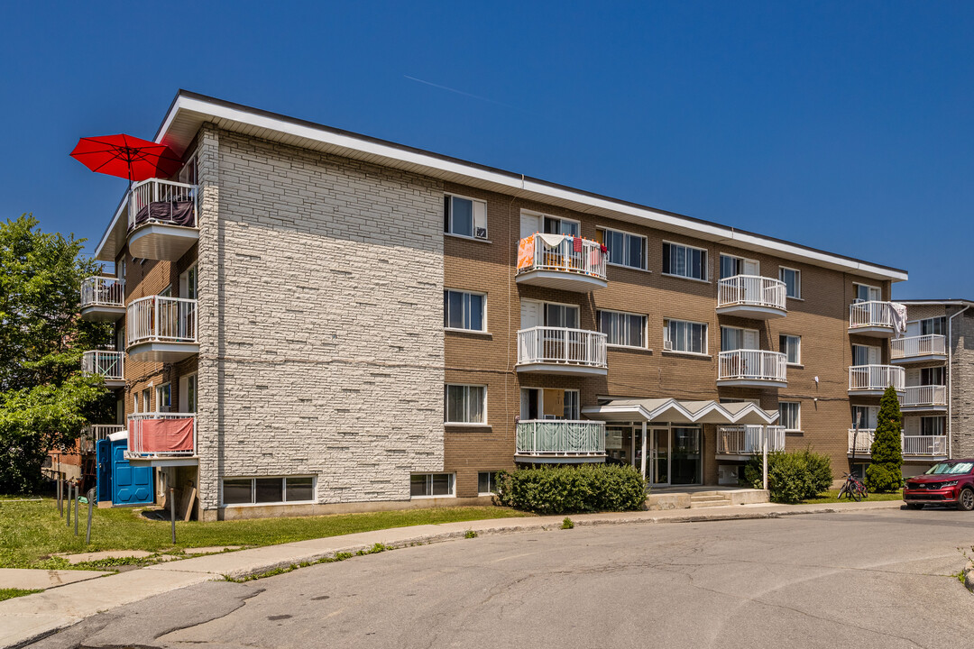 10140 Meilleur Pl in Montréal, QC - Building Photo