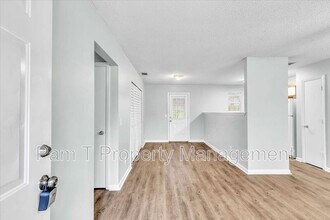 215 Laurelwood Dr in Savannah, GA - Building Photo - Building Photo