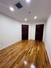 104-8 220th St in Queens, NY - Building Photo - Building Photo