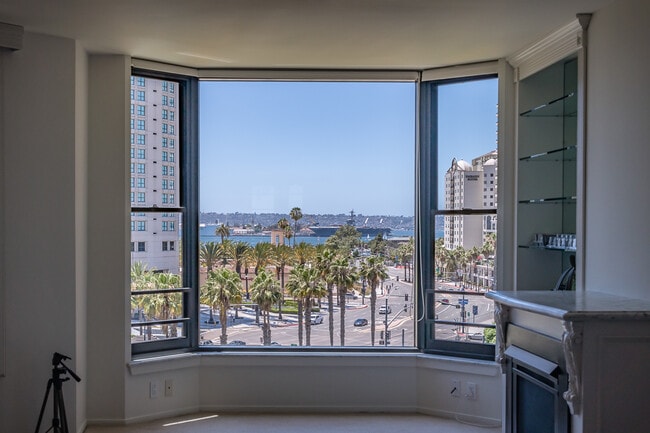 property at 500 W Harbor Dr