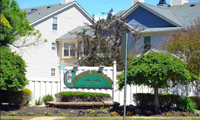 321 Steeplechase Ct, Unit 321 in Woodbury, NJ - Foto de edificio - Building Photo