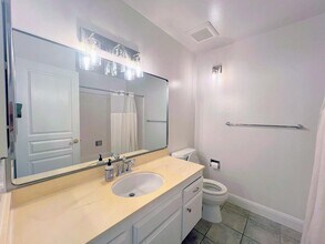 150 Flying Mist Isle in Foster City, CA - Building Photo - Building Photo