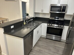 1408 Mauro Pietro Dr in Petaluma, CA - Building Photo - Building Photo