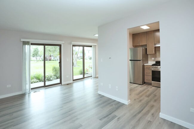 660 Cumberland Trail in Roselle, IL - Building Photo - Building Photo